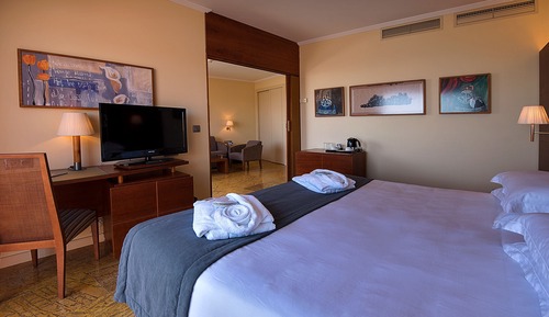 Suite, Jetted Tub