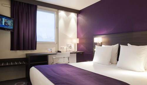 Standard Room, 1 Queen Bed