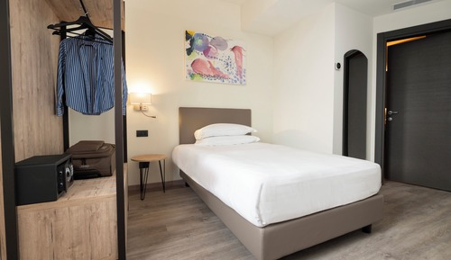 Classic Single Room (1 single bed)