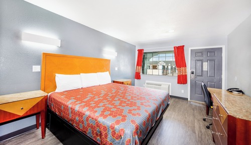 Standard Room, 1 King Bed, Non Smoking (room layout subject to availability)