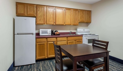 Deluxe Studio Suite, 1 King Bed, Non Smoking