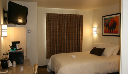 Standard Room, 1 Queen Bed