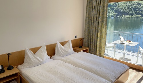 Superior Twin Room, Balcony, Lake View