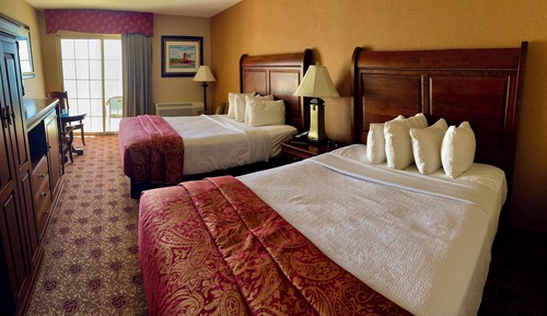 Deluxe Room, 2 Queen Beds, Balcony, Beachside