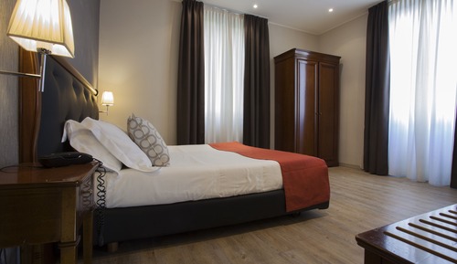 Deluxe Double Room, Partial Sea View