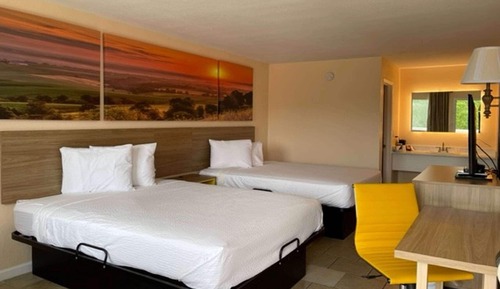 Room, 2 Queen Beds, Non Smoking