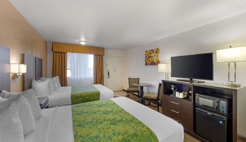 Standard Room, 2 Queen Beds, Accessible, Bathtub