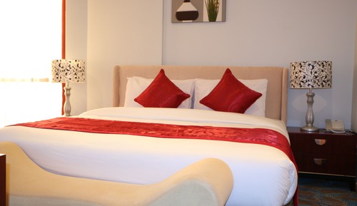 Deluxe Suite