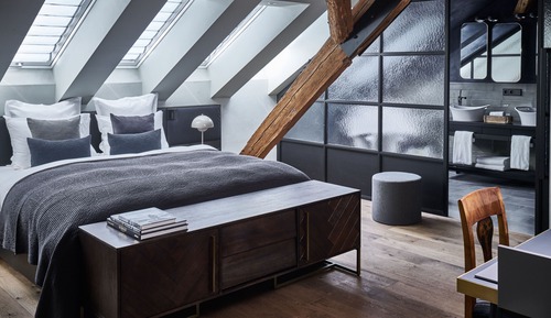 Junior Suite, 1 King Bed with Sofa bed, Park View