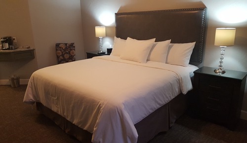 Superior Suite, 1 King Bed, Fireplace, Golf View