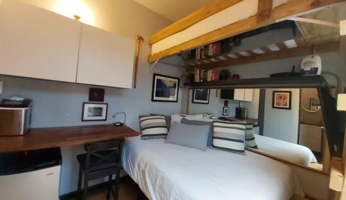 Deluxe Studio Suite