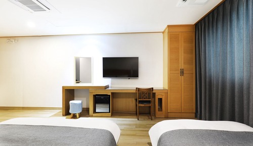 Family Suite (Twin)