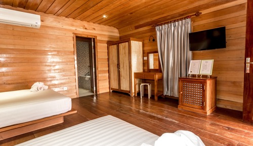 Deluxe Triple Room, Multiple Beds, Balcony, Poolside