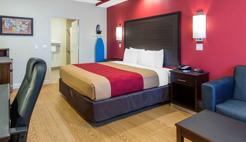 Suite, 1 King Bed, Accessible, Non Smoking