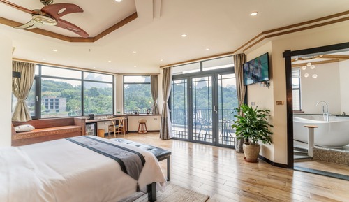 Reopening Promotion - Signature Suite