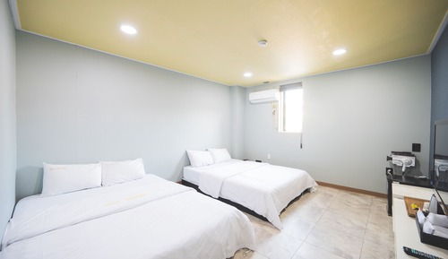 Traditional Room, Multiple Beds