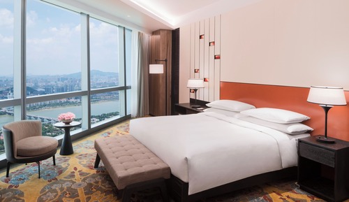 Grand Suite River Room