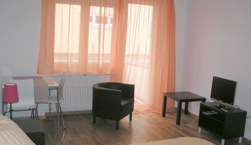 Studio, Kitchenette