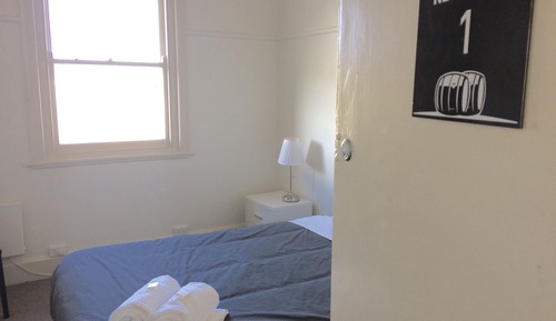 Queen Room, Shared Bathroom 