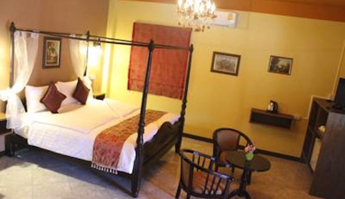 Deluxe Suite