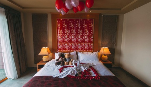 Honeymoon Chalet, 1 King Bed