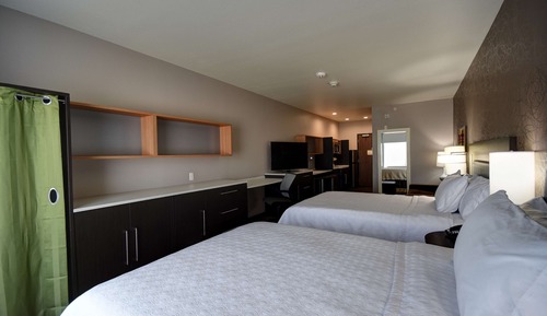 Studio, 2 Queen Beds, Accessible, Bathtub (Mobility & Hearing)