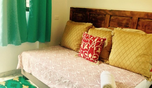 Comfort Single Room, Private Bathroom, Courtyard View