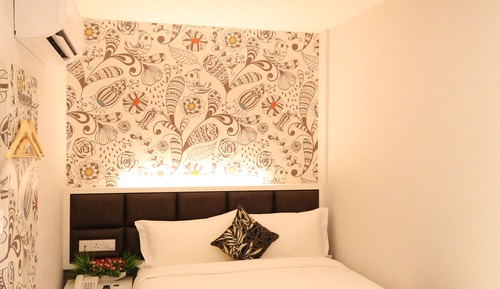 Standard Room, 1 Queen Bed, No Windows