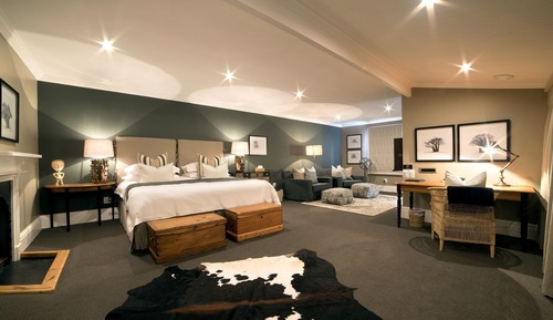 Luxury Suite 1 