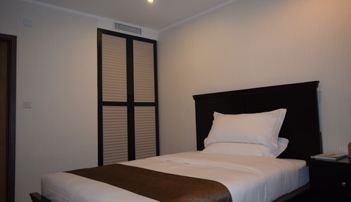 Business Single Room, 1 King Bed, Non Smoking