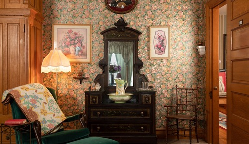 Deluxe Room, 1 Queen Bed, Private Bathroom, Tower