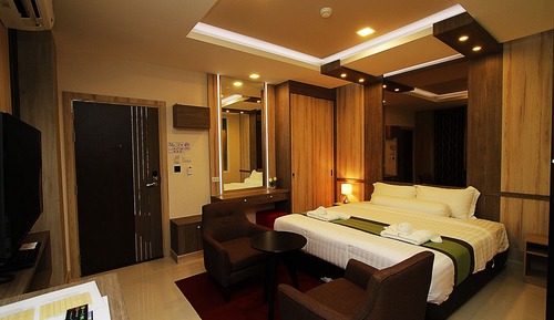 Superior Plus King Room (B-Building)