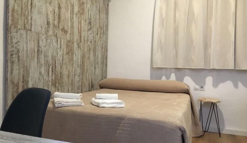 Standard Single Room, Shared Bathroom
