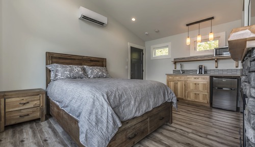 Lakeview Suite (Suite 2)