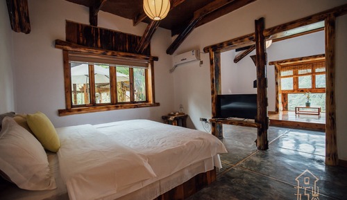  Deluxe Double Room with View 