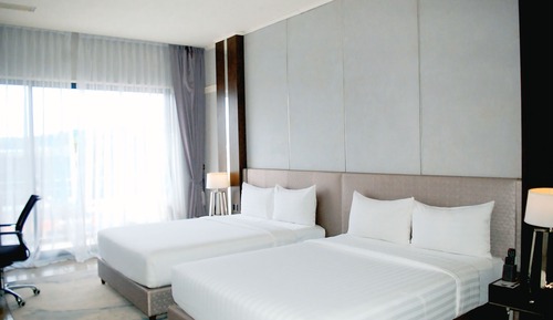 Deluxe Room, 2 Queen Beds, Non Smoking