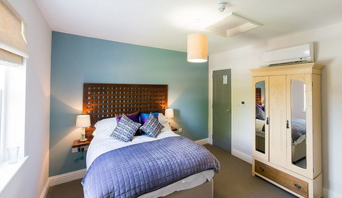 Double Room, Ensuite (Cheeky Teak)