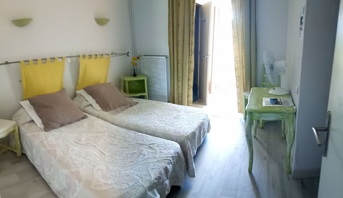 Standard Twin Room