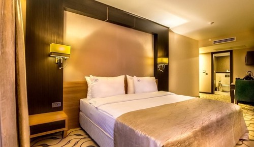 Single Room, 1 Double Bed