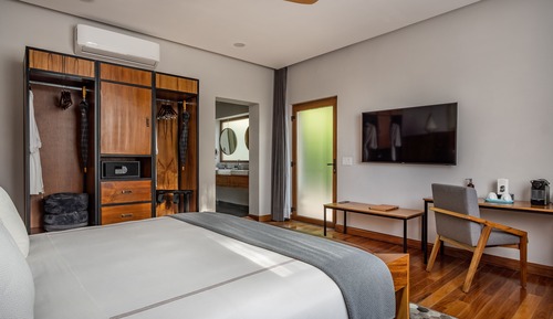 Superior Room, 1 King Bed
