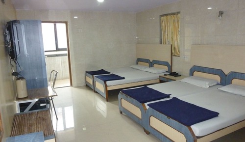 Family Quadruple Room, 1 Large Twin Bed, Smoking