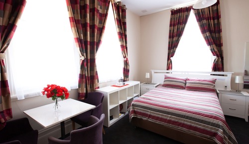 Hotel Deluxe Triple Non-Ensuite