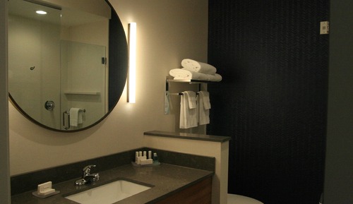 Room, 1 King Bed, Non Smoking (Hearing Accessible)