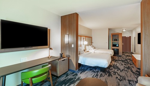 Executive Suite, Multiple Beds (Hearing Accessible)