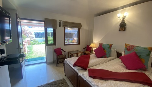 Standard Twin Room