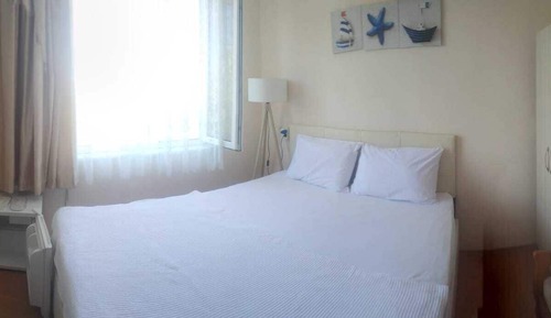 Economy Room, Strait View