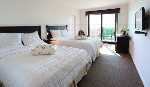 Design Quadruple Room