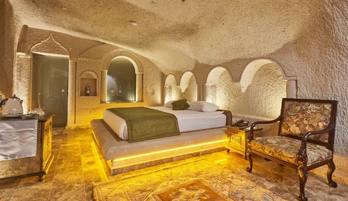 Superior Cave Room