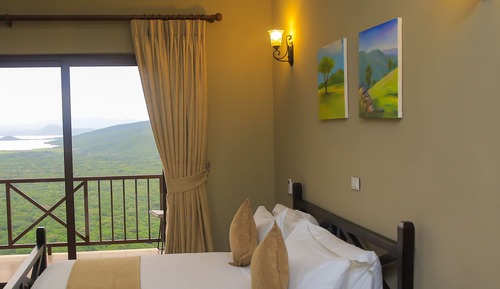 Standard Room, 1 Queen Bed, Garden View