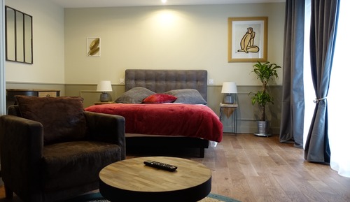 Deluxe Suite, Private Bathroom